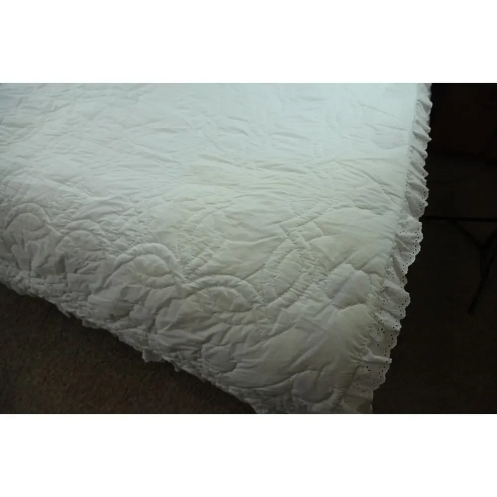 VTG‎ Embroidered Quilt White Lace Ruffle Floral Victorian Granny 79X88 COTTAGE